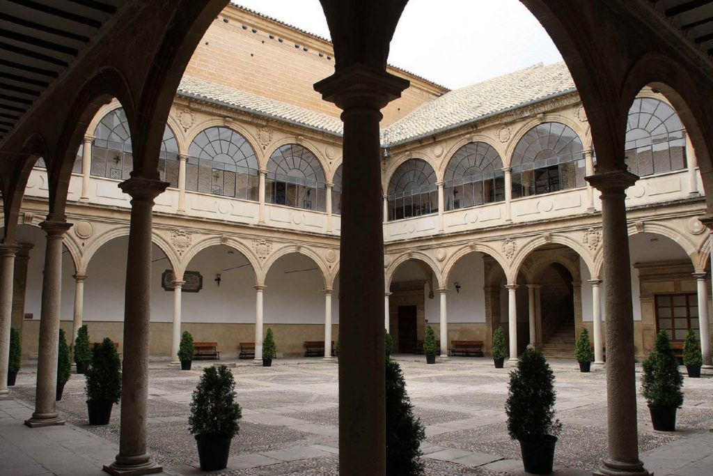 Patio de la Antigua Universidad de Baeza